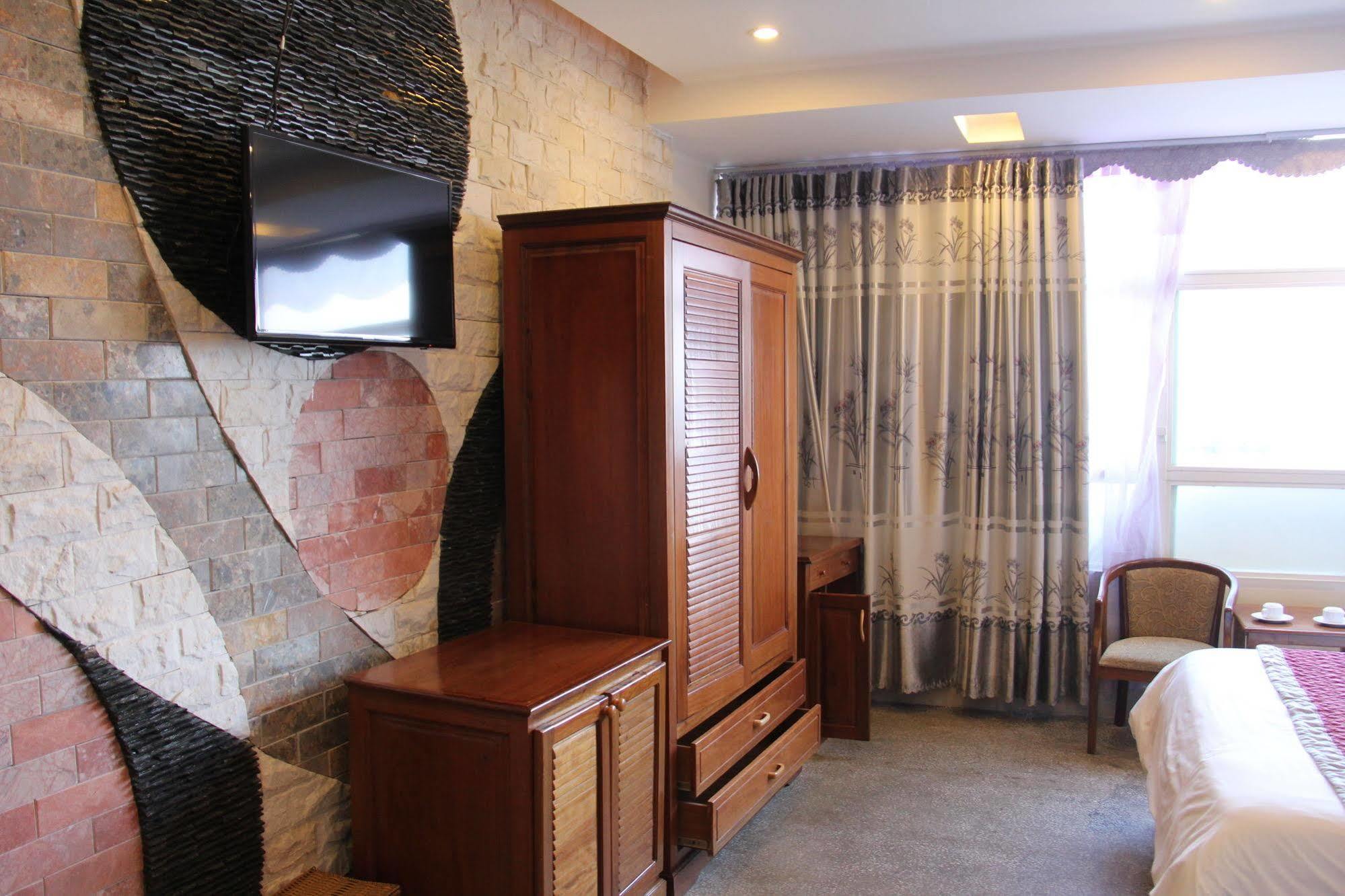 Trung Duong Da Nang Beach Hotel Екстериор снимка