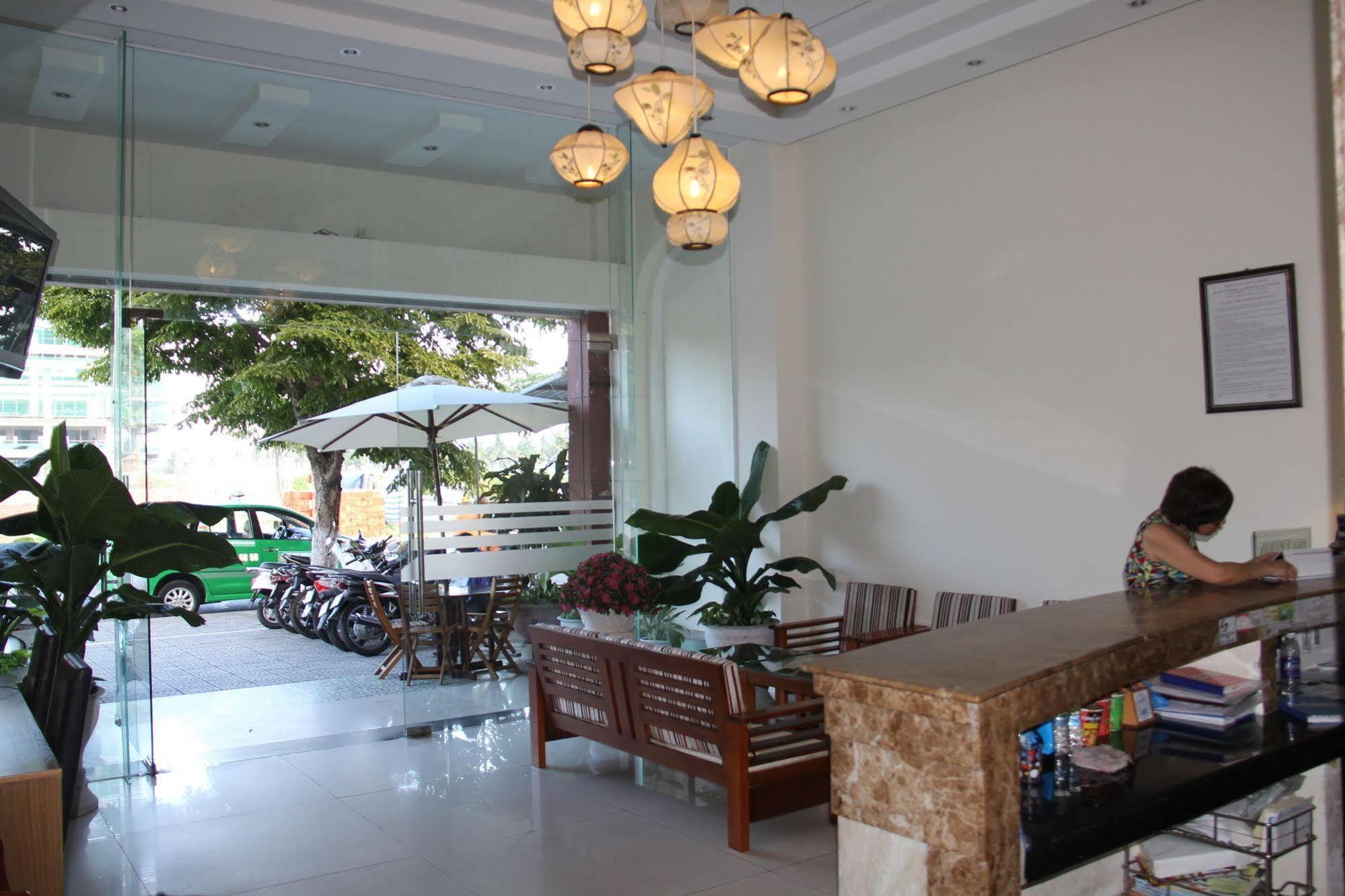 Trung Duong Da Nang Beach Hotel Екстериор снимка
